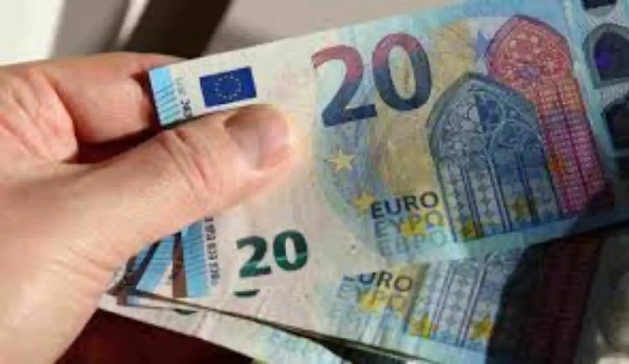 Banconota da 2 euro con dettaglio nascosto: può valere fino a 20.000 euro Immagine selezionata