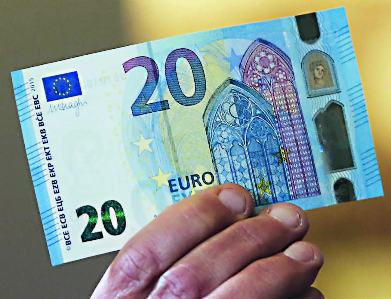 Banconota da 2 euro con dettaglio nascosto: può valere fino a 20.000 euro Immagine selezionata