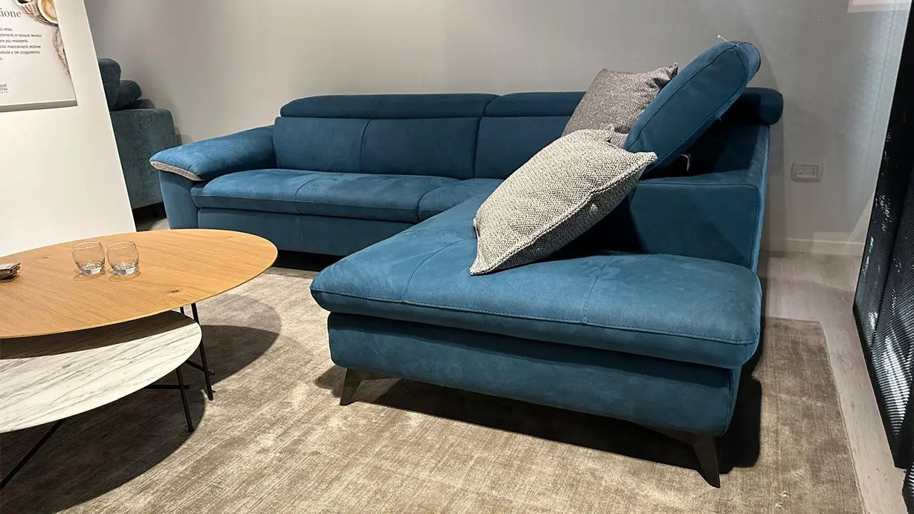 I motivi per cui il divano in tessuto si danneggia: gli sbagli più frequenti da non fare I motivi per cui il divano in tessuto si danneggia: gli sbagli più frequenti da non fare