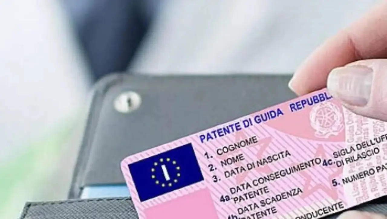 Patente B novità in arrivo: ecco quali veicoli si potranno guidare dopo i 24 anni